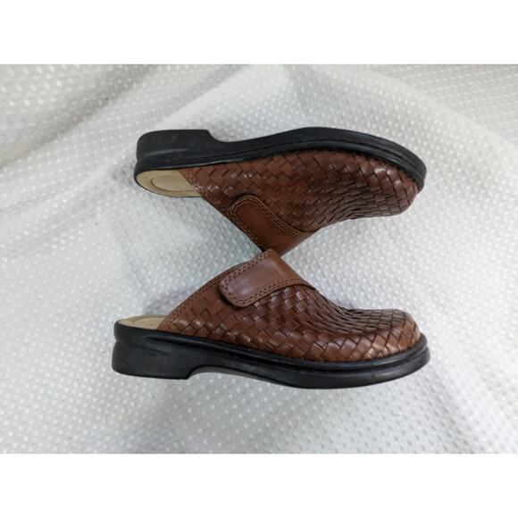 NWOT! PREDICTIONS! WOVEN NUTMEG BROWN GENUINE LEATHER ADJUSTABLE CLOGS! SZ 6.5 - Picture 6 of 10